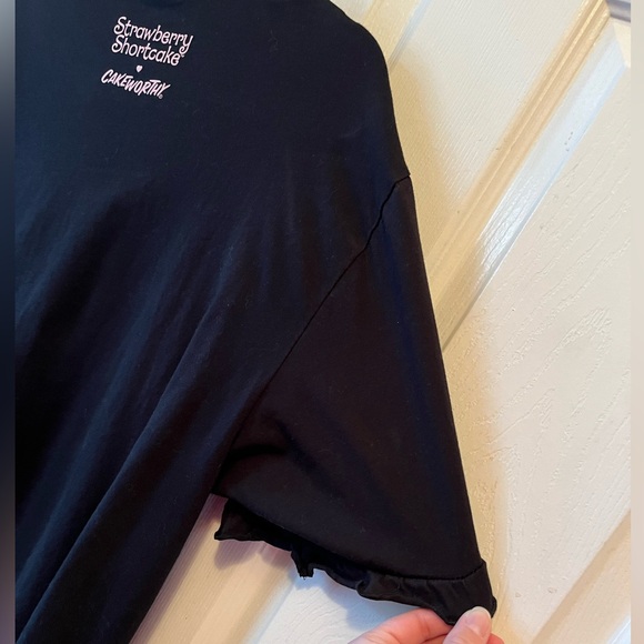 Strawberry Shortcake x Cakeworthy |Graphic Tee Black Size M | Unisex 🍓 - Picture 8 of 10